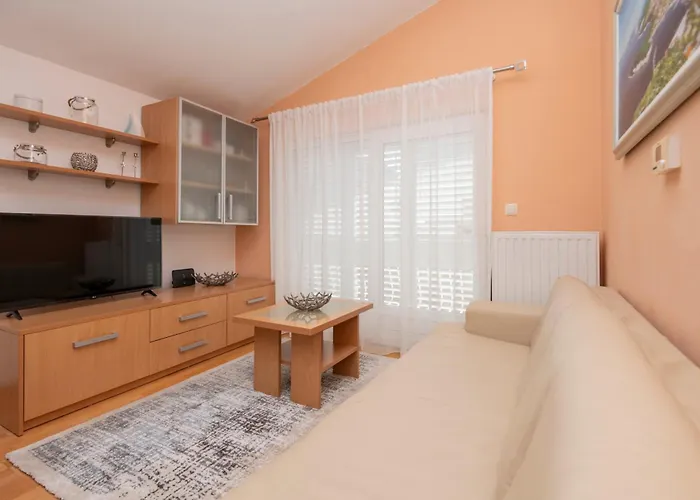 Family Marita Apartment *